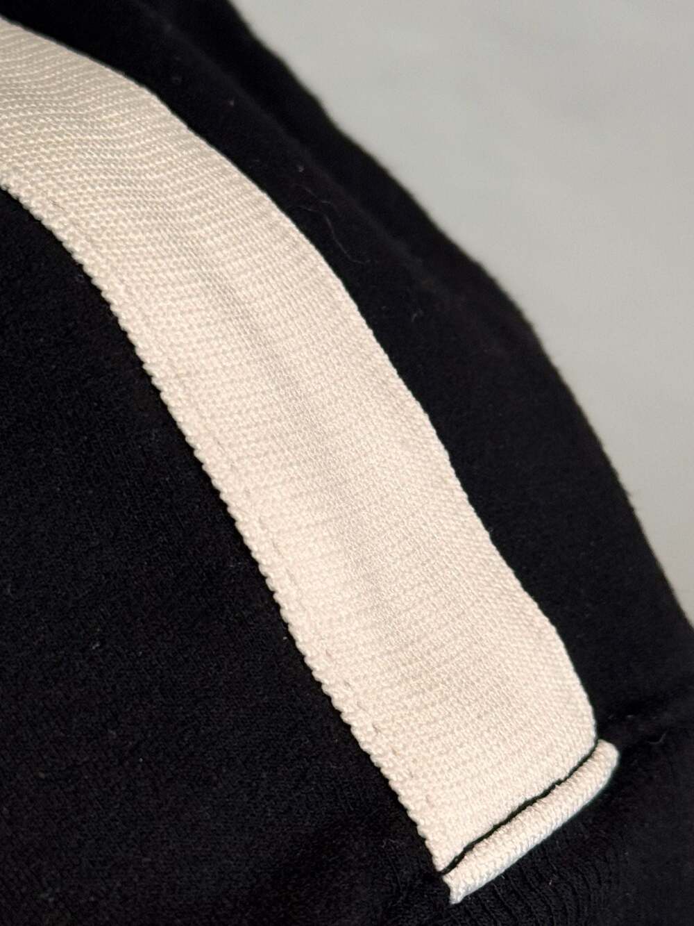 Good American Size 3 Black and White Striped Cropped Sweatshirt - Picture 5 of 5
